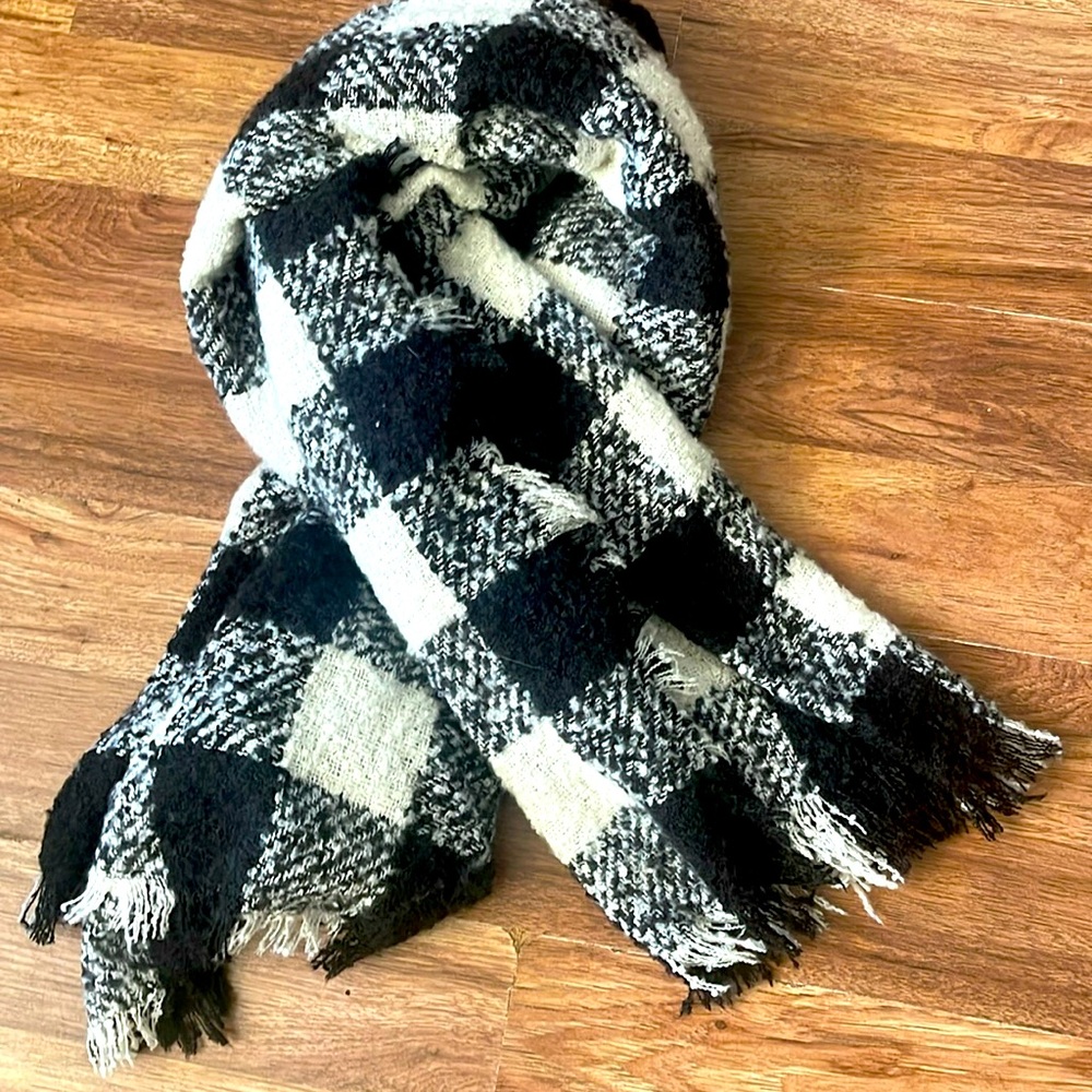 Maurice’s Black and White Plaid Scarf